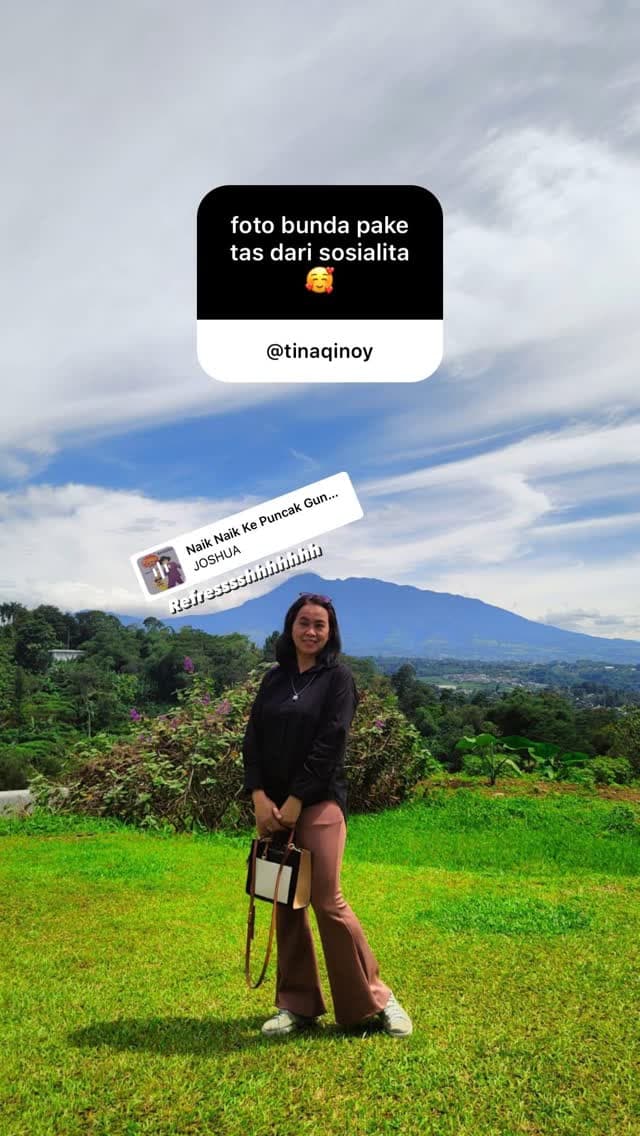 Pelanggan Sosialita membawa tas bahu di Puncak, kiriman story Instagram